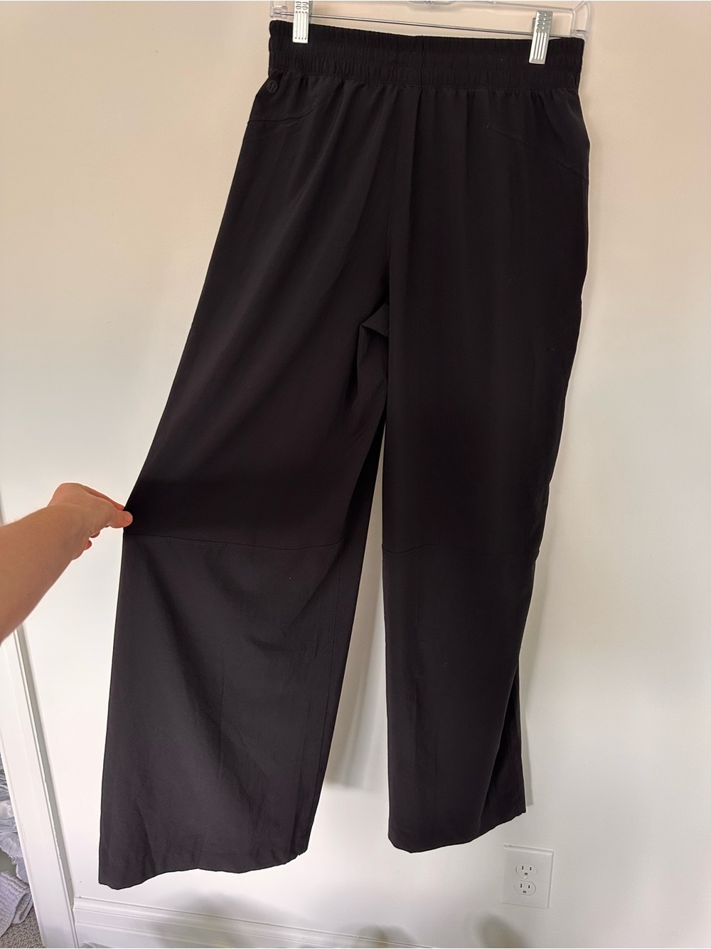 Lululemon women’s Swift Mid-Rise Wide-Leg Pant black 6 - Picture 6 of 7